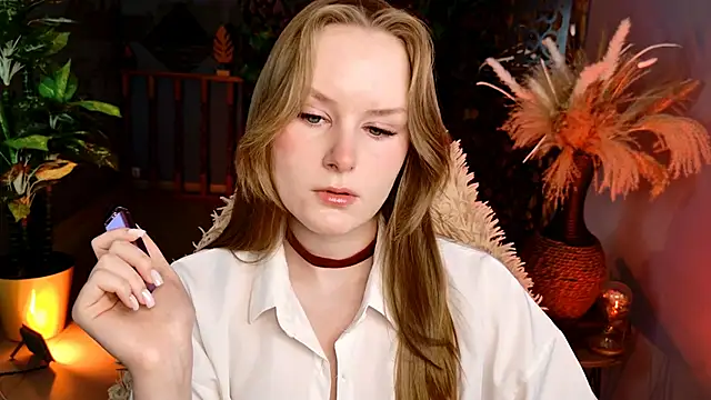 Snapshot of VivienLeeigh chatting on May 2026 05:13:01 AM VivienLeeigh online show from May 2026 05:13:01 AM