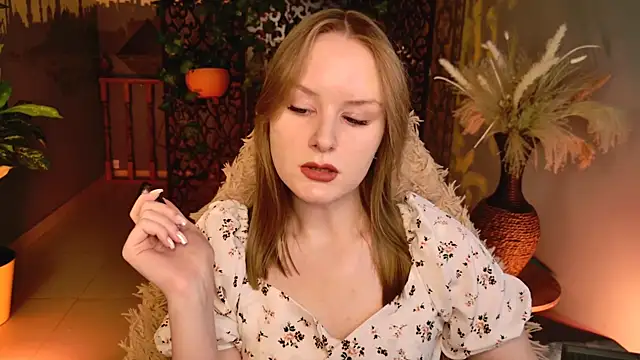 Snapshot of VivienLeeigh chatting on May 2026 05:01:02 AM VivienLeeigh online show from May 2026 05:01:02 AM