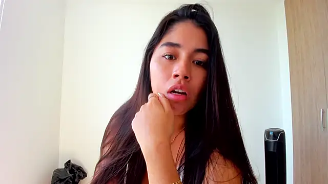 AriaMontgomery online show from January 2026 04:33:02 PM