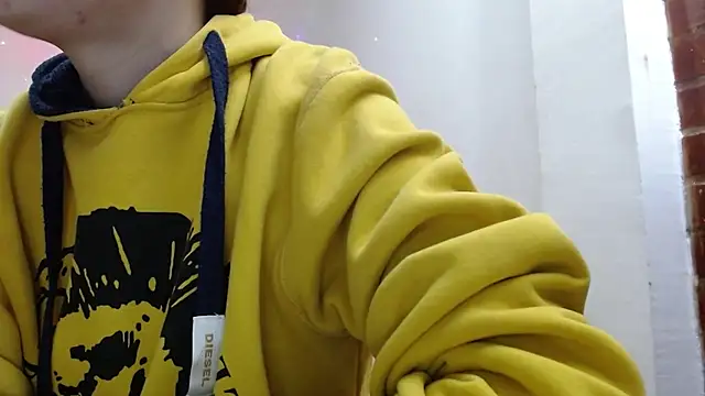 holy juli online show from March 2026 03:10:01 AM