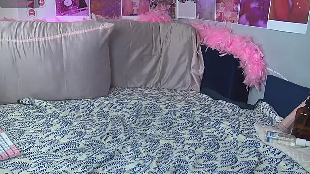 MiraMilf online show from December 2024 08:33:02 AM