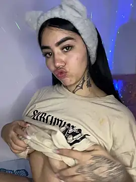 Nickiiiii online show from January 2025 05:32:01 AM