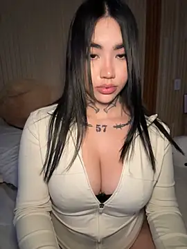 Nickiiiii online show from November 2025 06:46:02 AM