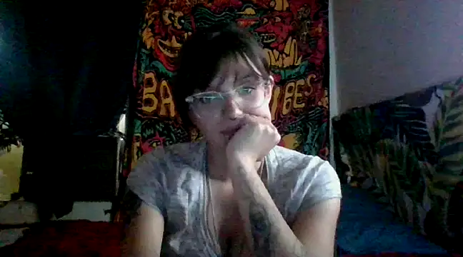 Snapshot of TemporaryFix chatting on February 2025 12:19:02 AM TemporaryFix online show from February 2025 12:19:02 AM