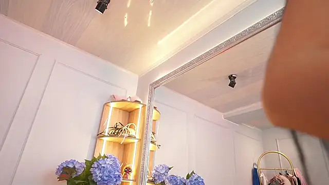 Snapshot of elasummer chatting on July 2026 01:08:02 PM elasummer online show from July 2026 01:08:02 PM