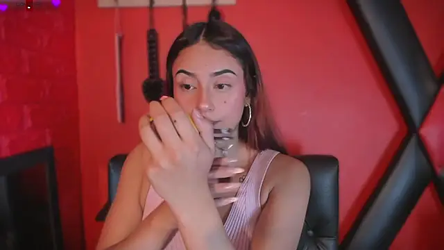 Monttserratt online show from March 2026 07:17:01 PM