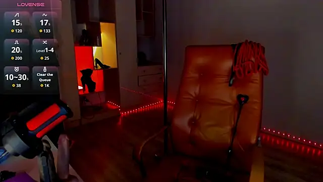 mollyposhh online show from February 2026 07:25:02 PM