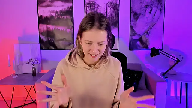 Sharon Evansi online show from December 2024 03:47:02 PM