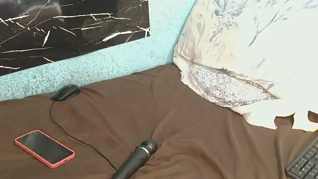 Snapshot of SexyEbonySlender chatting on April 2026 07:03:01 AM SexyEbonySlender online show from April 2026 07:03:01 AM