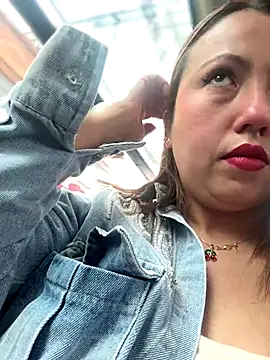 VIOLETA-25  online show from November 2025 03:13:02 PM