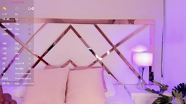 ChloeTayylor  online show from November 2025 08:21:01 PM