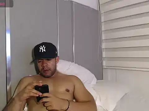 Snapshot of FaustoCock chatting on January 2025 02:51:01 AM FaustoCock online show from January 2025 02:51:01 AM