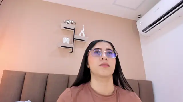 Snapshot of Amy_wats0n chatting on May 2026 07:01:01 PM Amy wats0n online show from May 2026 07:01:01 PM