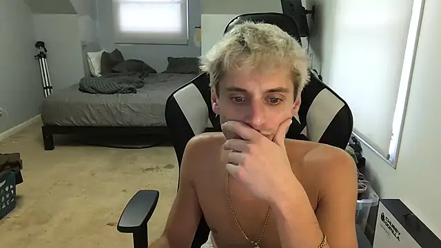 Snapshot of Dylansd chatting on February 2025 07:52:01 PM Dylansd online show from February 2025 07:52:01 PM