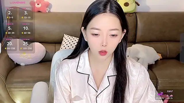 Snapshot of Yilin1999 chatting on January 2025 09:51:02 PM Yilin1999 online show from January 2025 09:51:02 PM