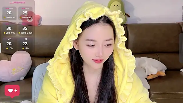 Snapshot of Yilin1999 chatting on February 2025 03:19:01 PM Yilin1999 online show from February 2025 03:19:01 PM