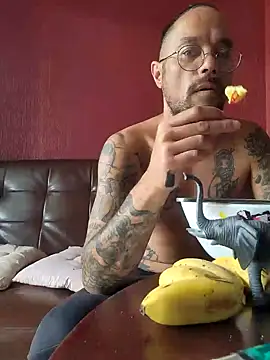 Snapshot of mileflav0r chatting on January 2025 04:26:01 AM mileflav0r online show from January 2025 04:26:01 AM