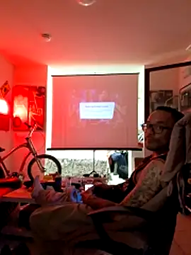 Snapshot of mileflav0r chatting on April 2026 07:26:01 PM mileflav0r online show from April 2026 07:26:01 PM