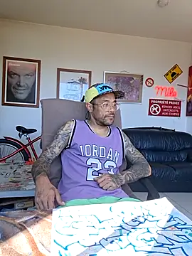 Snapshot of mileflav0r chatting on May 2026 08:52:01 AM mileflav0r online show from May 2026 08:52:01 AM