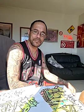 Snapshot of mileflav0r chatting on May 2026 08:11:02 AM mileflav0r online show from May 2026 08:11:02 AM