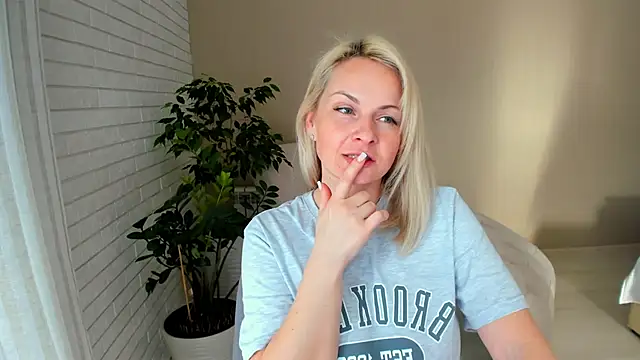 Alicee Gracee online show from February 2025 10:58:02 AM