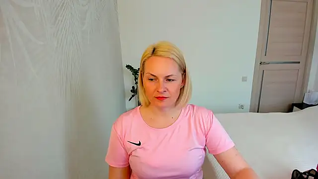 Snapshot of Alicee_Gracee chatting on April 2026 09:19:02 AM Alicee Gracee online show from April 2026 09:19:02 AM