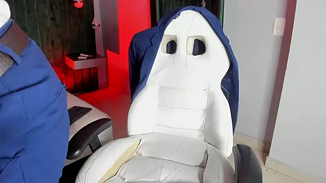 Lucii fer  online show from September 2025 11:35:01 AM