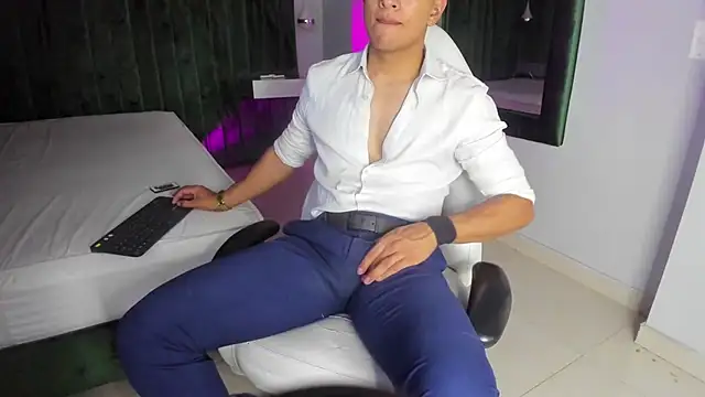 Lucii fer  online show from October 2025 11:57:02 AM