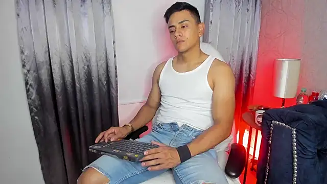 Lucii fer  online show from February 2026 11:32:02 AM