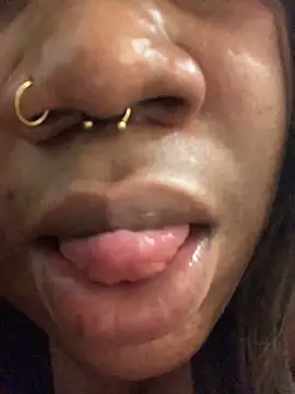 Snapshot of bonbonaumiel chatting on December 2024 08:28:02 PM bonbonaumiel online show from December 2024 08:28:02 PM