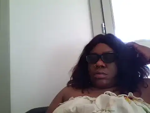 Snapshot of bonbonaumiel chatting on January 2025 01:47:01 PM bonbonaumiel online show from January 2025 01:47:01 PM