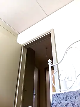 Snapshot of bonbonaumiel chatting on January 2025 03:43:01 PM bonbonaumiel online show from January 2025 03:43:01 PM