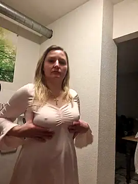 CoupleKitty online show from November 2025 06:09:02 PM