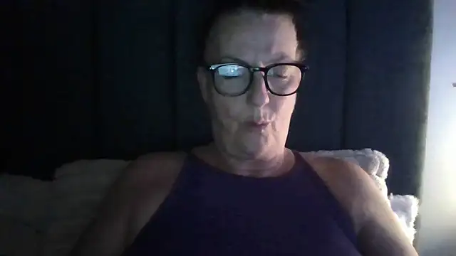 Snapshot of Tillieuk chatting on April 2026 10:15:01 PM Tillieuk online show from April 2026 10:15:01 PM