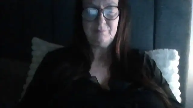 Snapshot of Tillieuk chatting on May 2026 10:18:02 PM Tillieuk online show from May 2026 10:18:02 PM