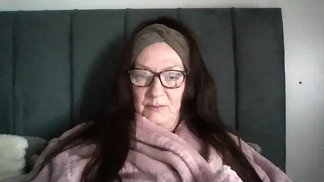 Snapshot of Tillieuk chatting on June 2026 01:24:01 PM Tillieuk online show from June 2026 01:24:01 PM