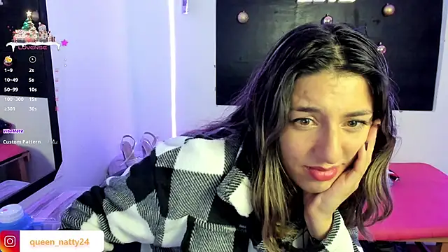 Snapshot of queen-natty chatting on December 2024 05:40:01 AM queen-natty online show from December 2024 05:40:01 AM