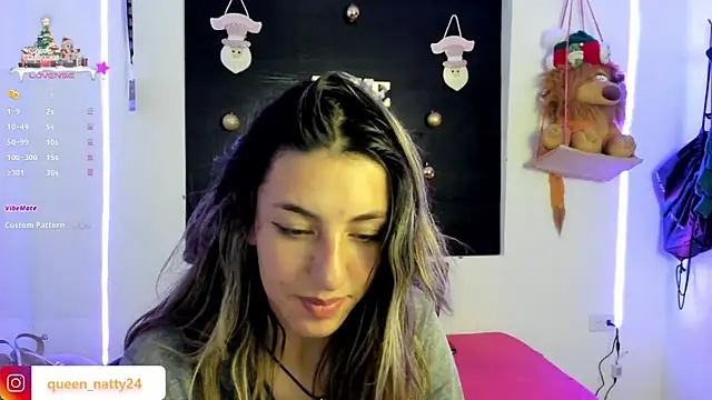 Snapshot of queen-natty chatting on December 2024 09:51:01 AM queen-natty online show from December 2024 09:51:01 AM