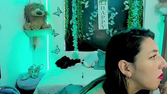 Snapshot of queen-natty chatting on October 2025 02:43:02 PM queen-natty online show from October 2025 02:43:02 PM