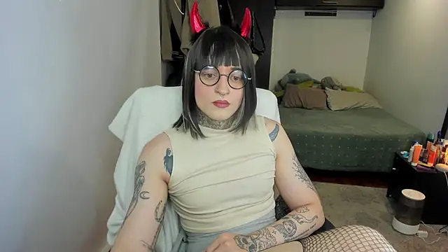 ShiiraVelkor online show from October 2025 09:21:02 AM