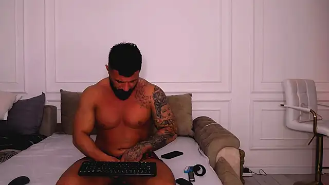 Snapshot of UrsuKing chatting on January 2025 09:35:02 PM UrsuKing online show from January 2025 09:35:02 PM