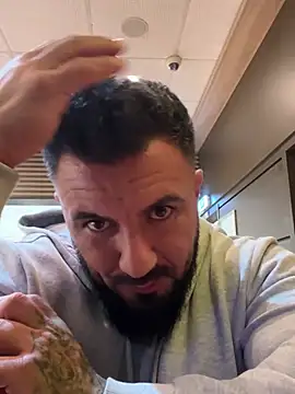 Snapshot of UrsuKing chatting on February 2025 12:21:01 AM UrsuKing online show from February 2025 12:21:01 AM