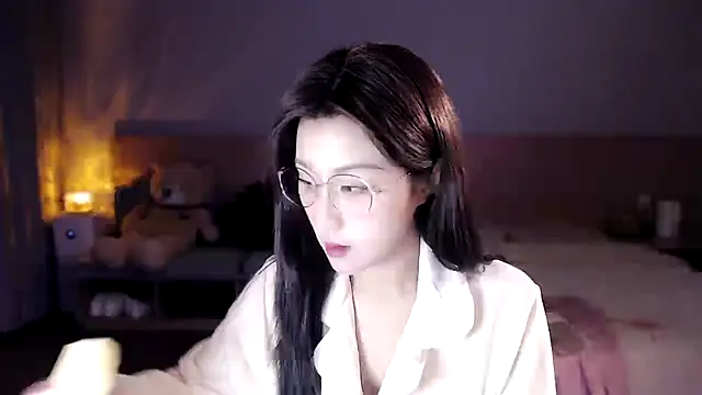 Snapshot of Lucky-baby chatting on December 2024 02:44:01 PM Lucky-baby online show from December 2024 02:44:01 PM