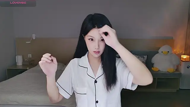 Snapshot of Lucky-baby chatting on September 2025 01:03:01 PM Lucky-baby online show from September 2025 01:03:01 PM