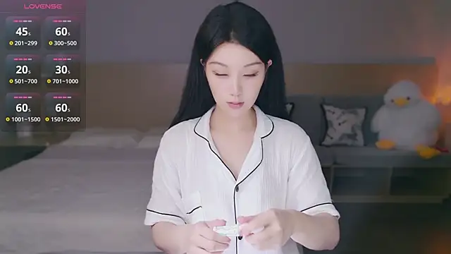 Snapshot of Lucky-baby chatting on September 2025 01:03:01 PM Lucky-baby online show from September 2025 01:03:01 PM