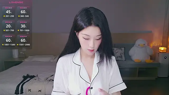 Snapshot of Lucky-baby chatting on September 2025 01:15:01 PM Lucky-baby online show from September 2025 01:15:01 PM