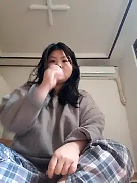 hello098712 online show from February 2025 05:15:01 AM