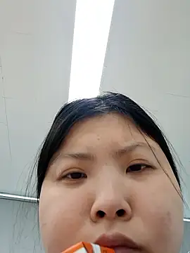 hello098712 online show from November 2025 03:28:01 AM