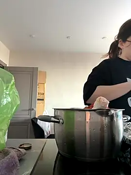 Snapshot of CutiePie3 chatting on November 2025 09:23:01 AM CutiePie3 online show from November 2025 09:23:01 AM