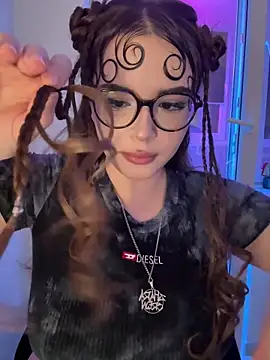 Snapshot of CutiePie3 chatting on February 2026 09:29:02 PM CutiePie3 online show from February 2026 09:29:02 PM